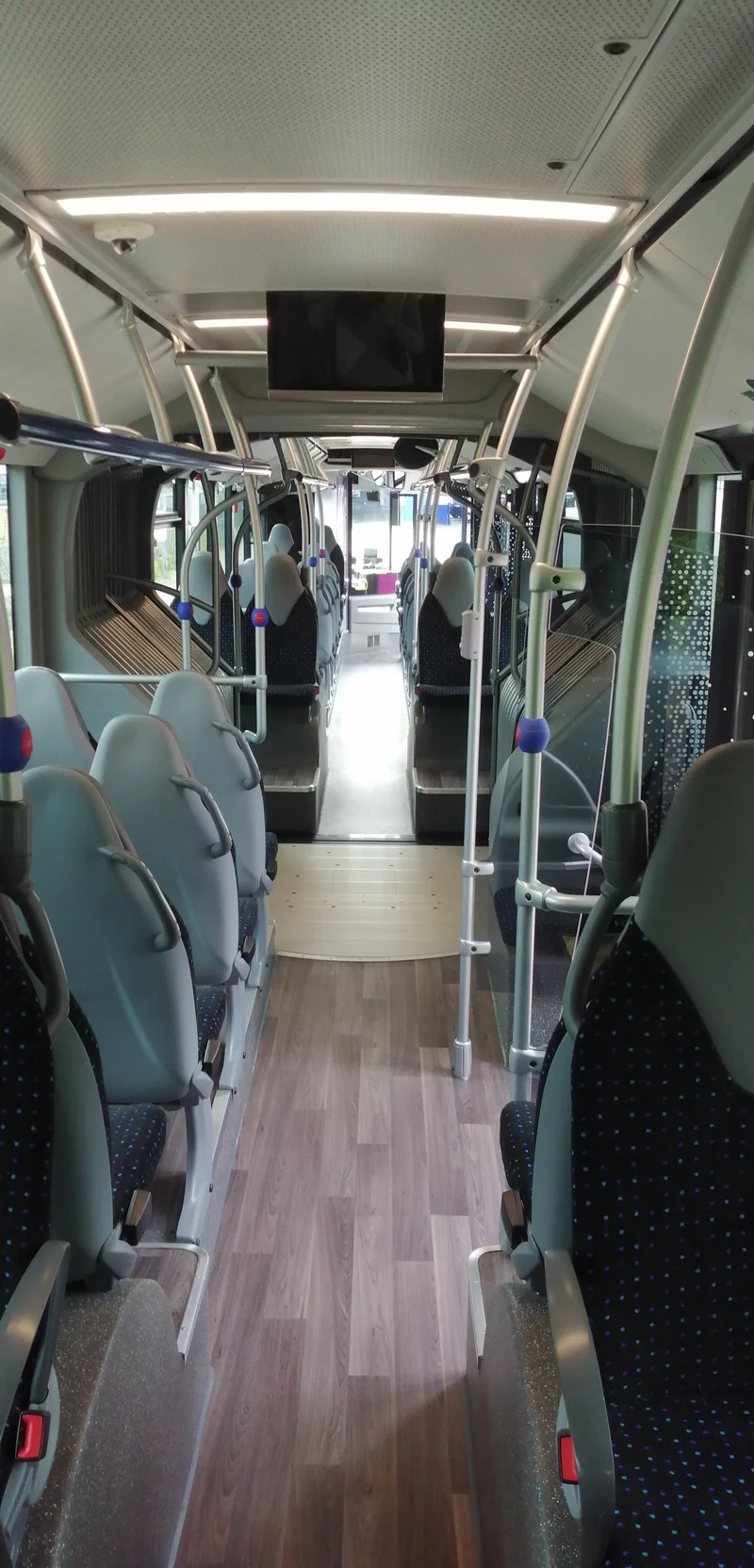 Mercedes O 530 Citaro GÜ - 3 Türen / Bild 6