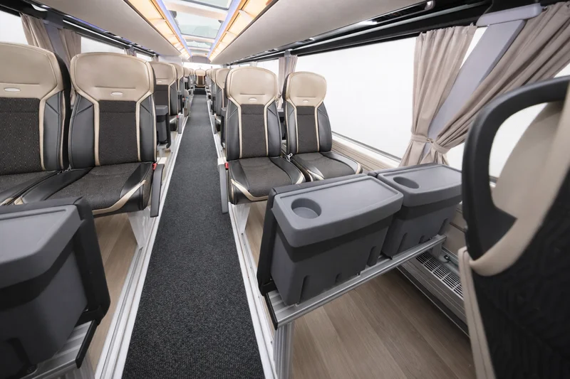 Neoplan P06 Skyliner - Sonderfahrzeug "Baskets" / Bild 3