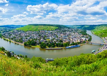 Bernkastel-Kues mit Schifffahrt